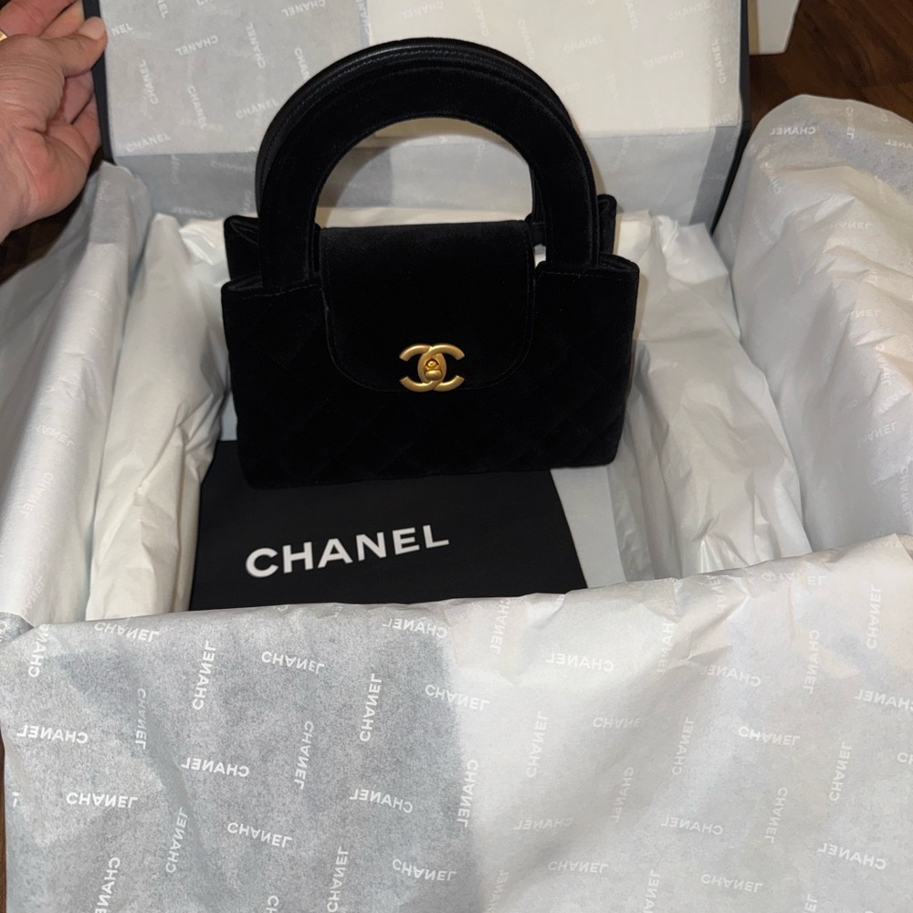 CHANEL Mini shopping velvet handbag (brand new) never worn